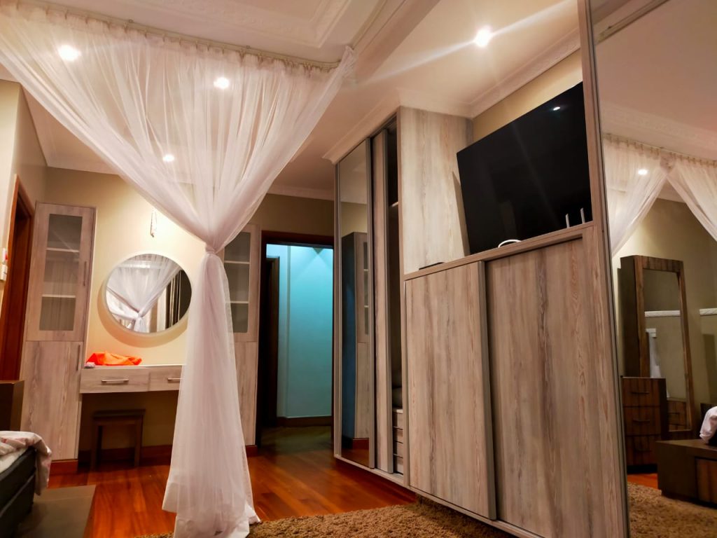 Bric Apartment