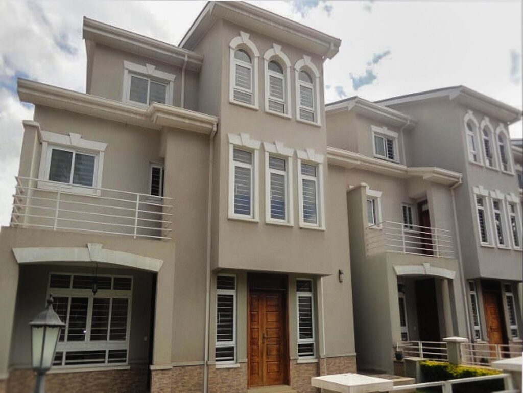Pyramid Oak 5 Bed Villas Homes