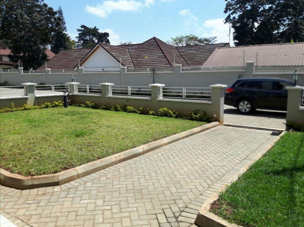 Pyramid Oak Town Houses