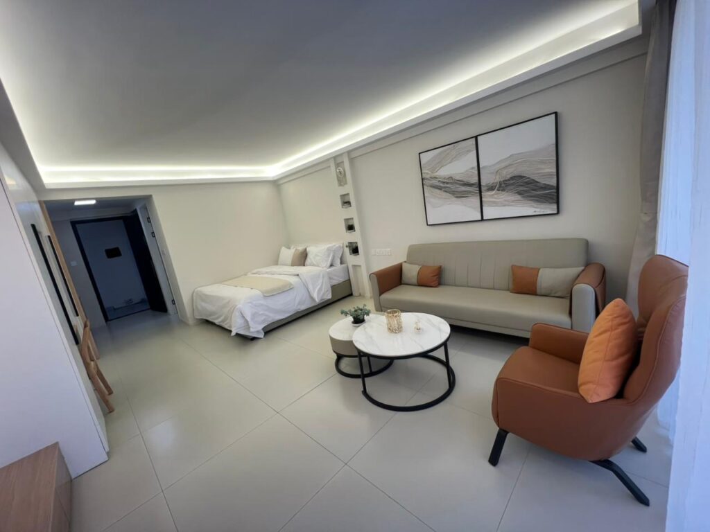 Amber Bay Apartments on Kingara Road Studio