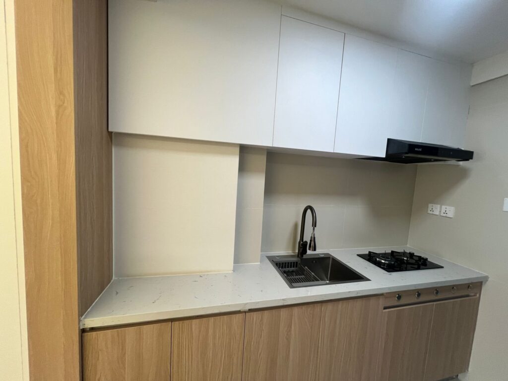 Amber Bay Apartments on Kingara Road Studio Kitchen