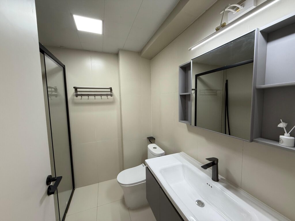 Amber bay Studio bathroom