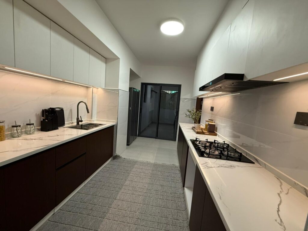 Three Bedroom plus Dsq on Sports road Westlands Apartment Kitchen