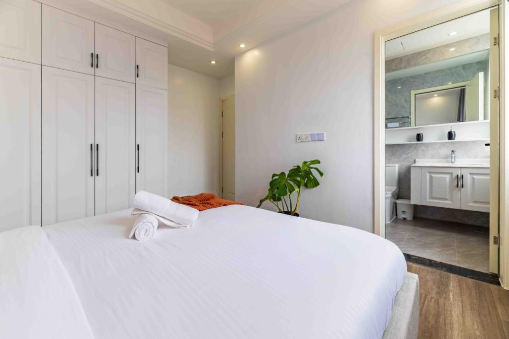 an ensuite bedroom at Family-friendly serviced apartment in Kilimani