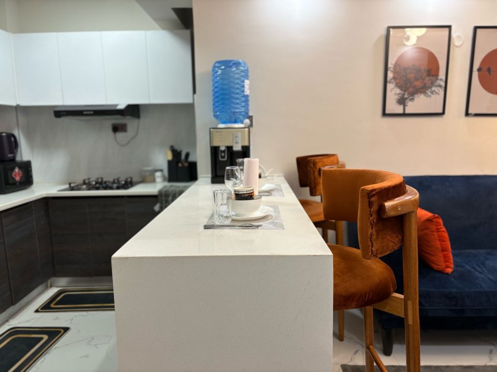a breakfast bar at the Short Stay Furnished Apartment in Nairobi