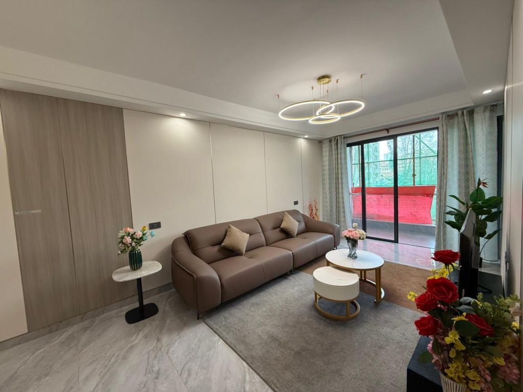 2 Bedroom Apartment near Nairobi Grill and Wine sitting area