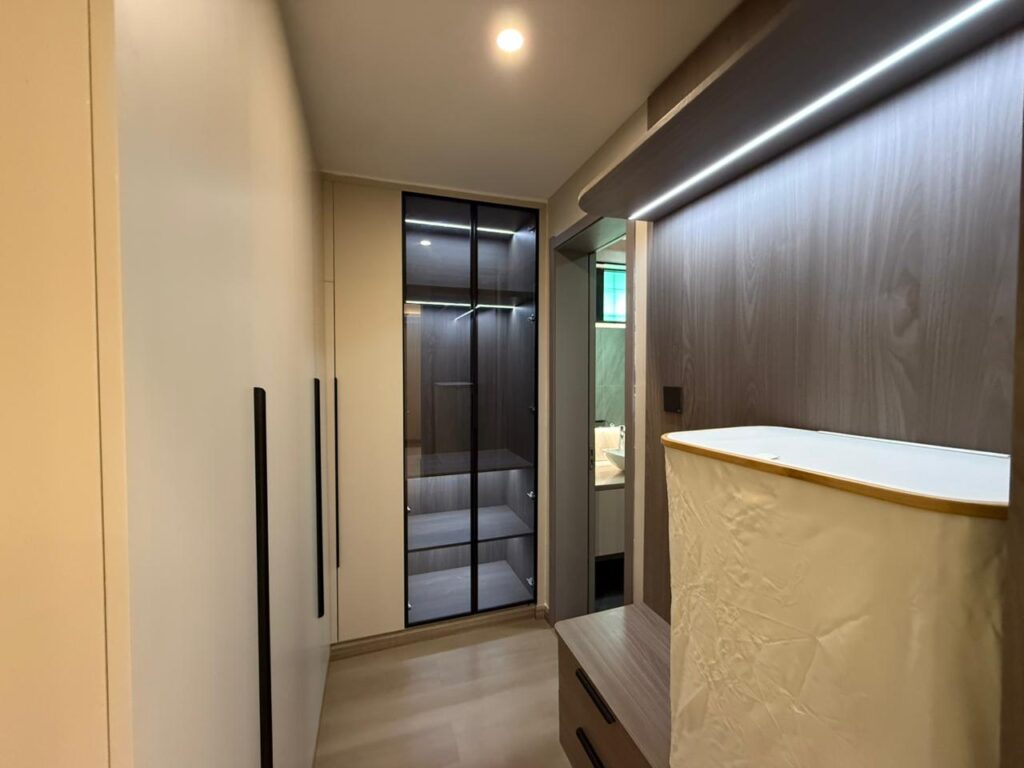 5 Bedroom Apartment off Othaya Road,Kileleshwa walk-in closet