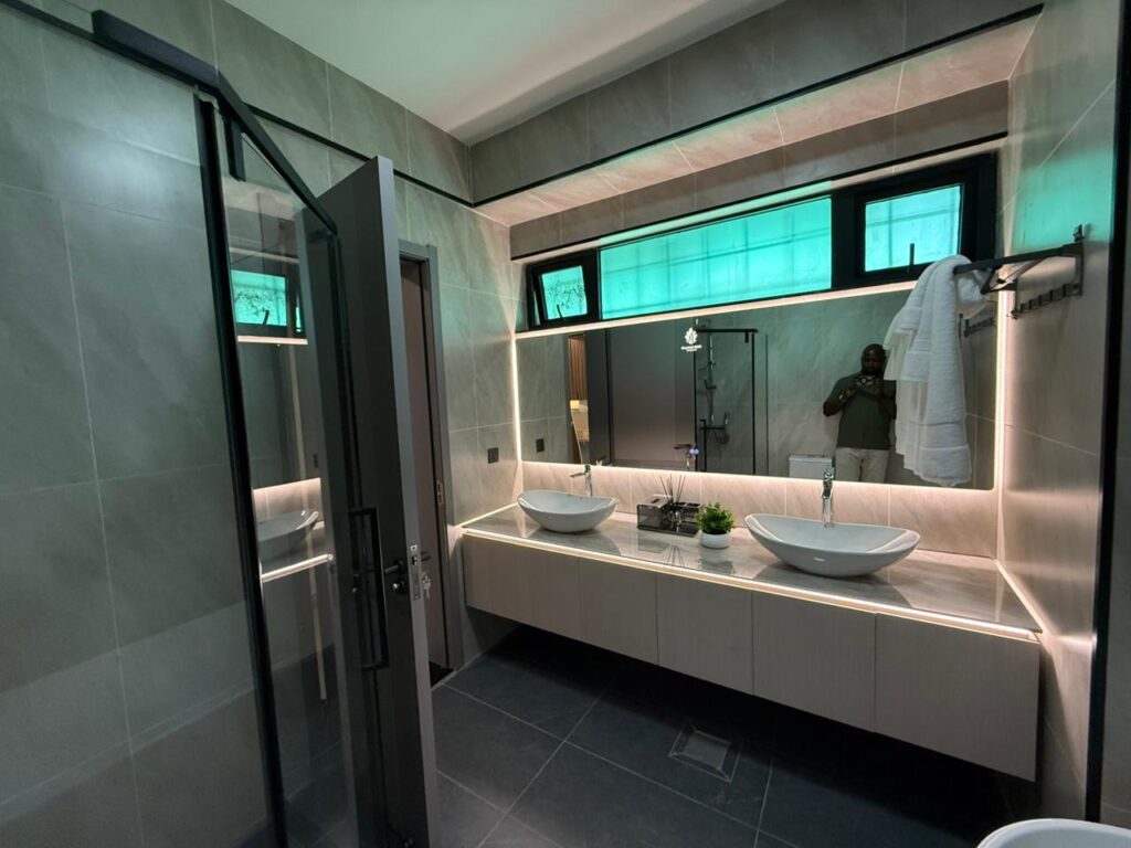 5 Bedroom Apartment off Othaya Road,Kileleshwa bathroom