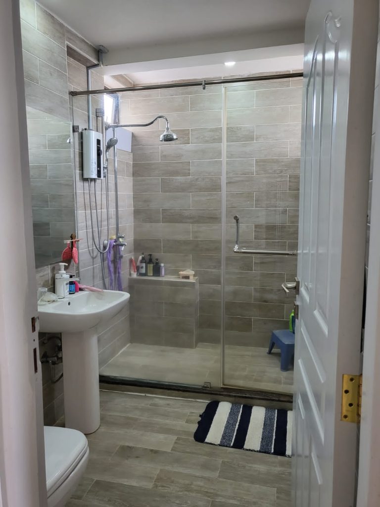 a bathroom at Nextgen Sapphire Apartment