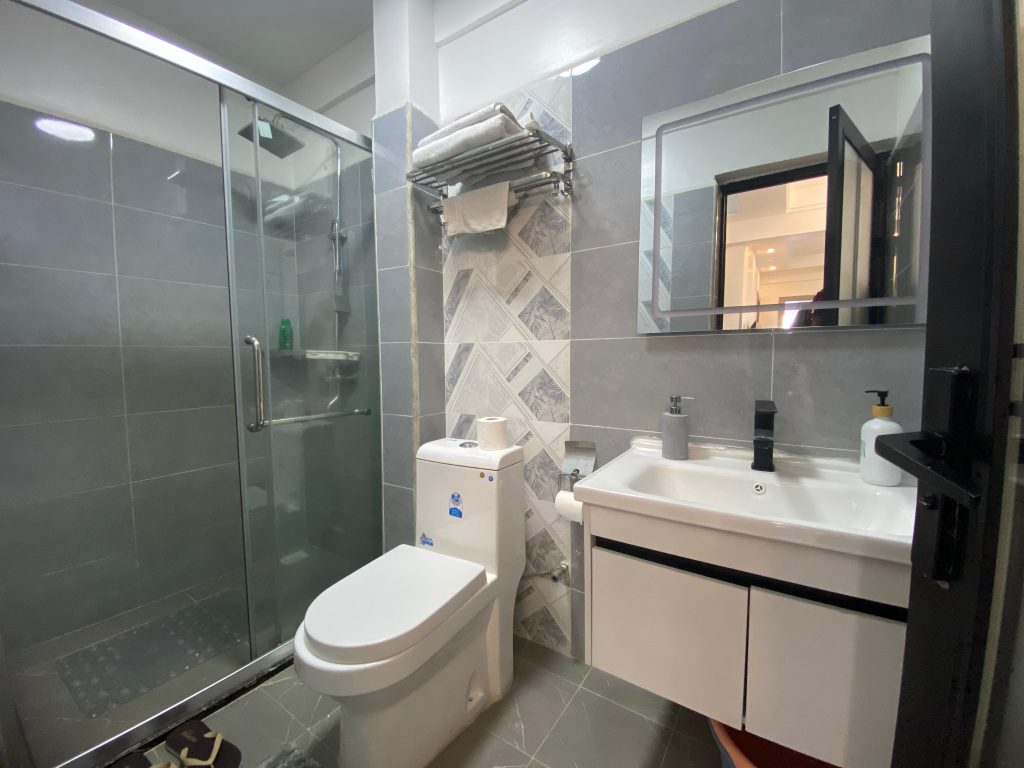 bathroom at Serviced apartment in Lavington