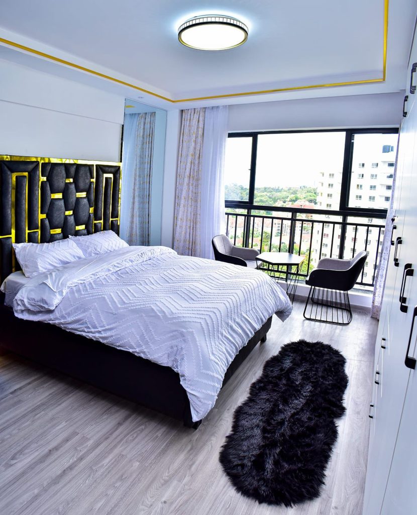 Spacious bedroom with king size bed in Airbnb Apartment in Kileleshwa Nairobi.