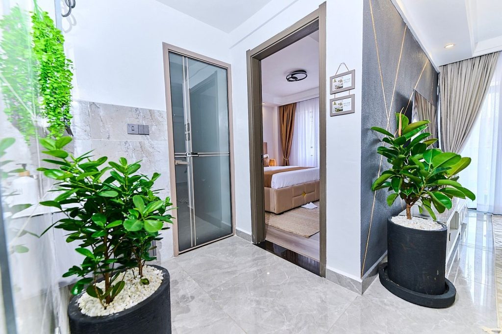 Beautiful space at pay per night apartment in Lavington Nairobi.