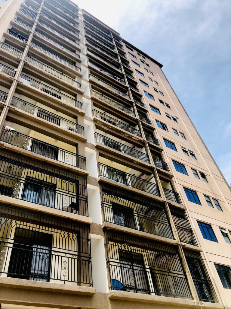 the exterior view of the building where the cheap serviced 2 bedroom apartment in Nairobi is located.