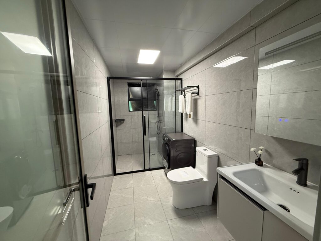 The bathroom at the Two Bedroom Apartment Near Nyeri Road