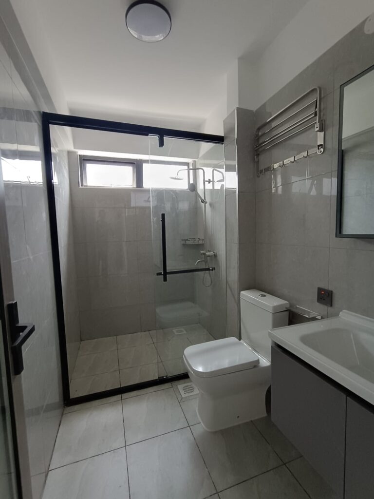 2 bedroom rental unit at shangri-la westlands Bathroom