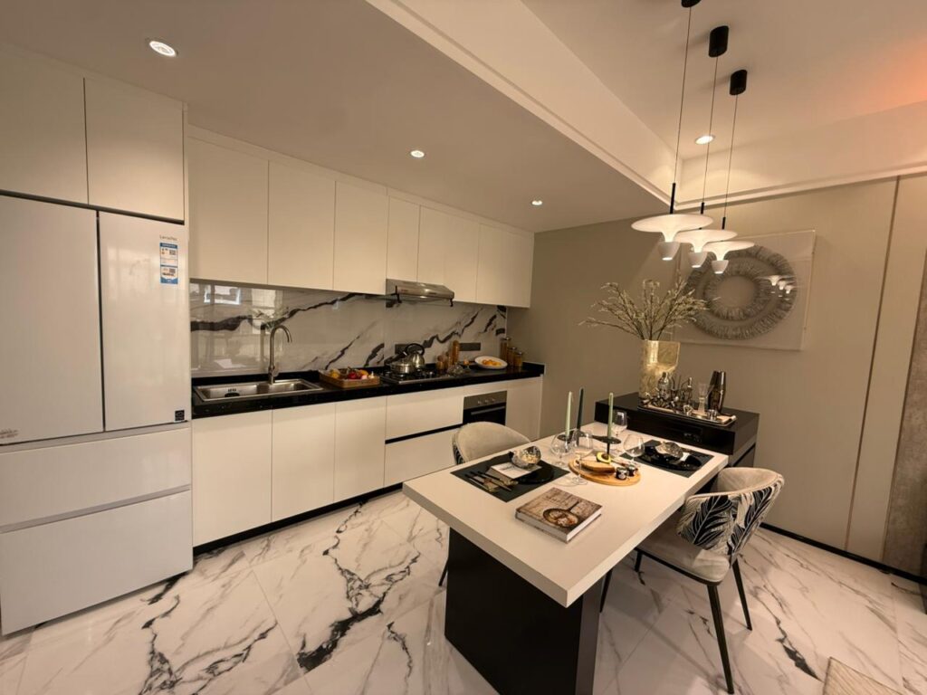 Golden mansion Apartment open plan kltchen