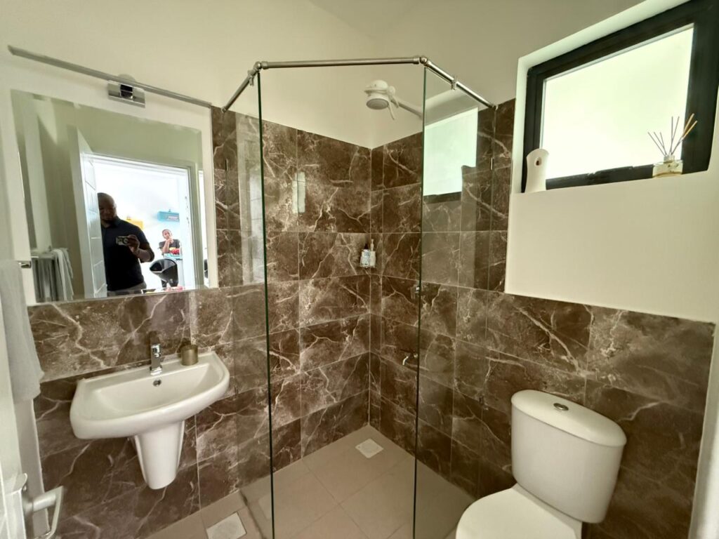 1 bedroom apartment near USIU Africa Bathroom