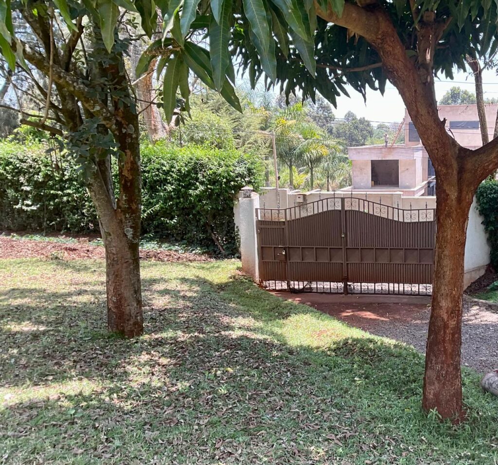 Muthithi gardens House Gate