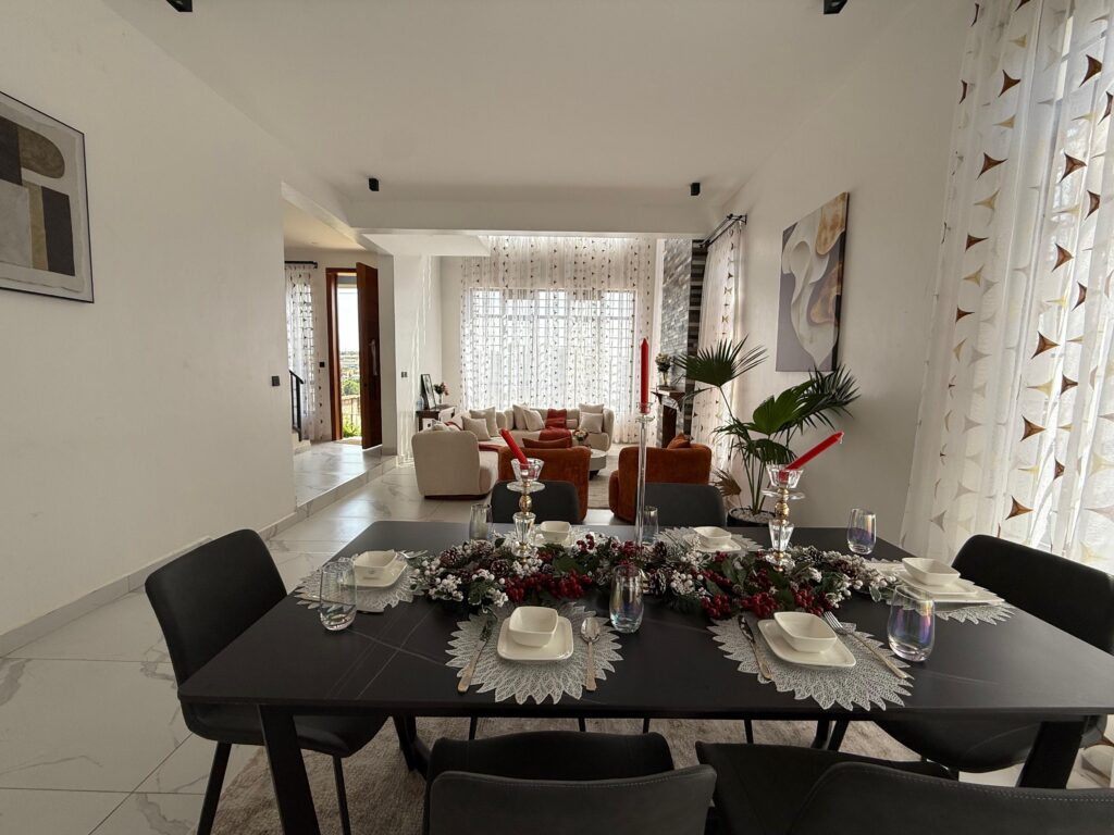 Lounge at Cascading Ridge Views