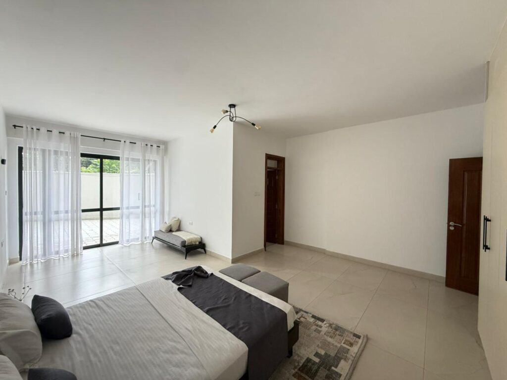 Ensuite Bedroom at 4 Bedroom All Ensuite Duplex at Emaar Residence.