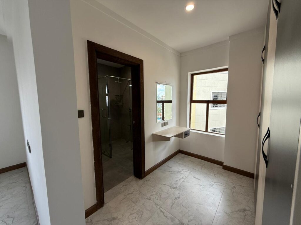 Available 3 bedroom apartment near Quick Mart Kileleshwa Ensuite Bedroom