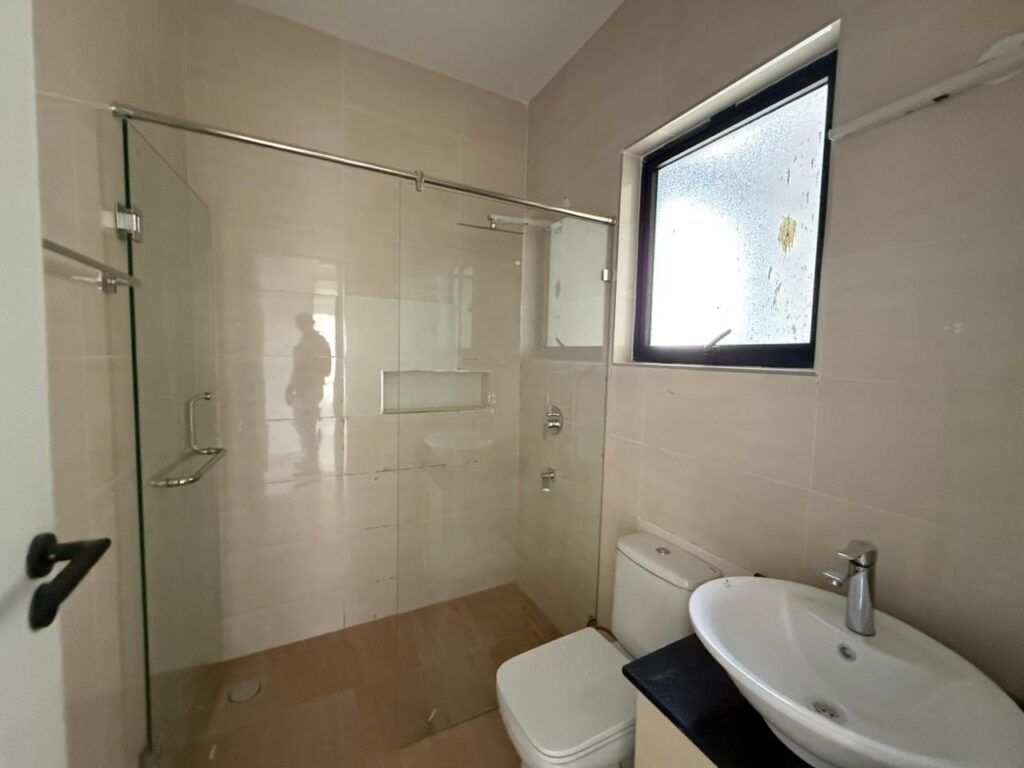 Bathroom at Vacant 4 bedroom apartments near Oshwal Academy, Westlands