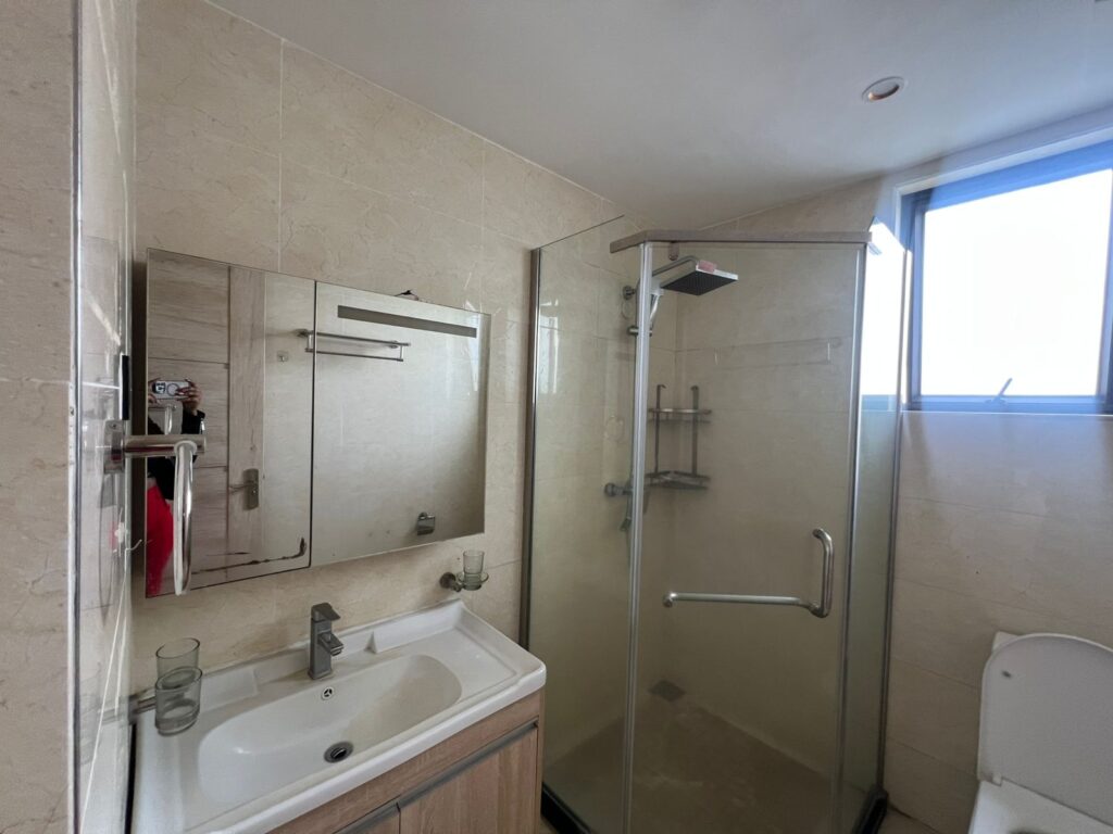 Master Ensuite 2 Bed Apartment on Kingara Road, Bathroom