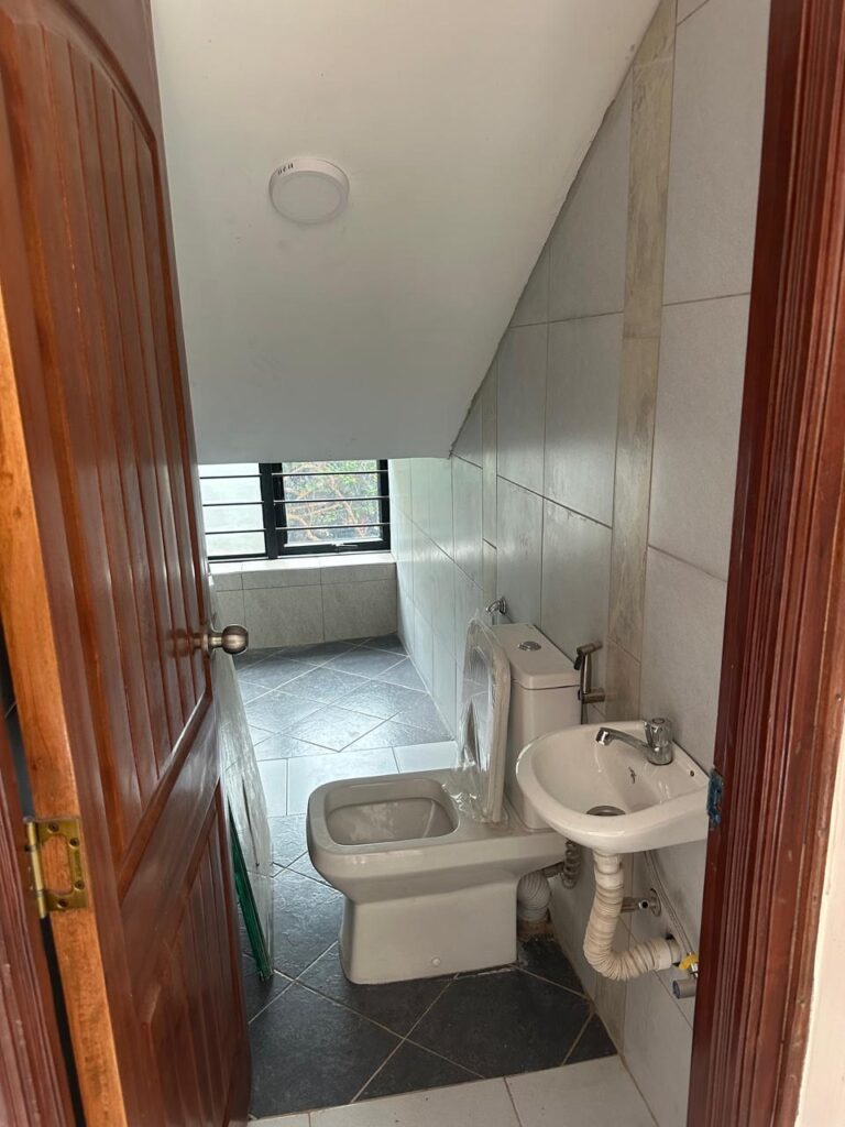 Bathroom at Compound 4 Bedroom Maisonette to let in Kahawa Sukari